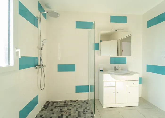 Grande Maison Familiale Proche De La Avec Parking *