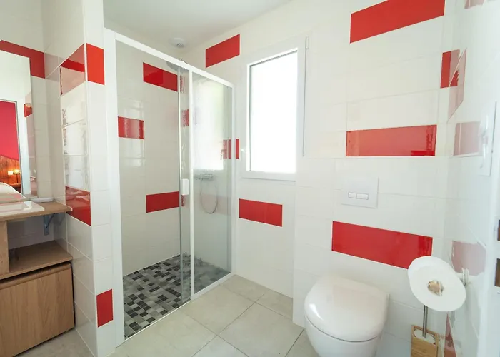 펜션 Grande Maison Familiale Proche De La Avec Parking Les Sables-dʼOlonne